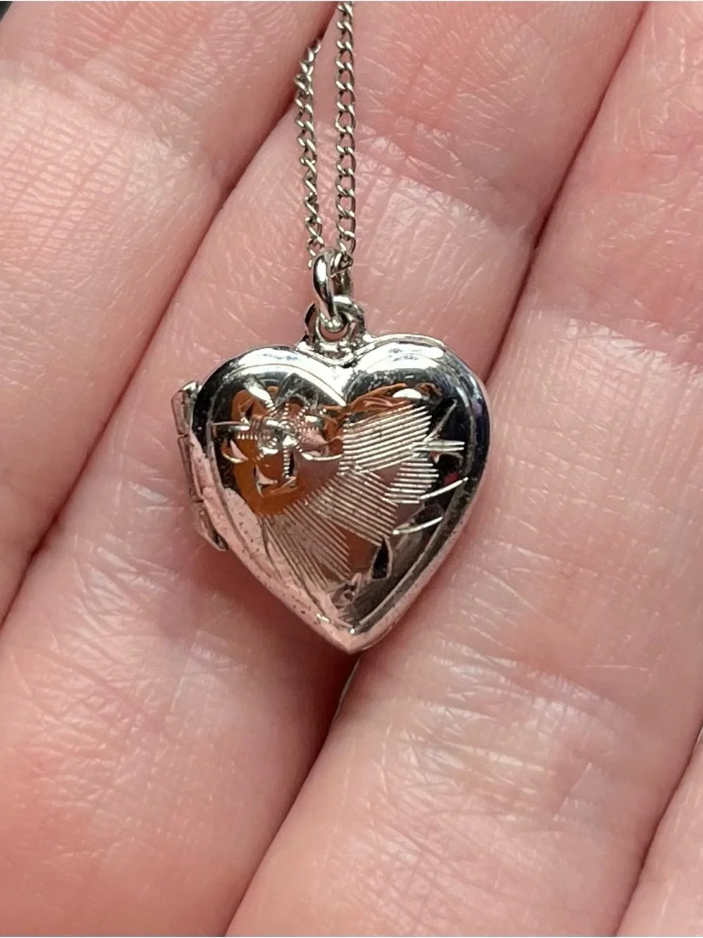 SOLD VTG Sterling Silver Heart Locket Pendant - Picture 3 of 5